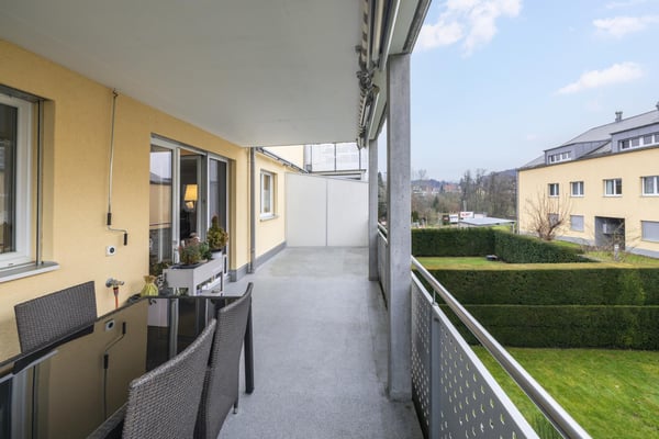 Moderne Eigentumswohnung an sonniger Lage 2