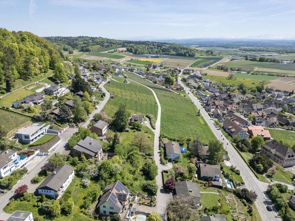 Investitionsmöglichkeit mit unverbaubarer Fernsicht 12
