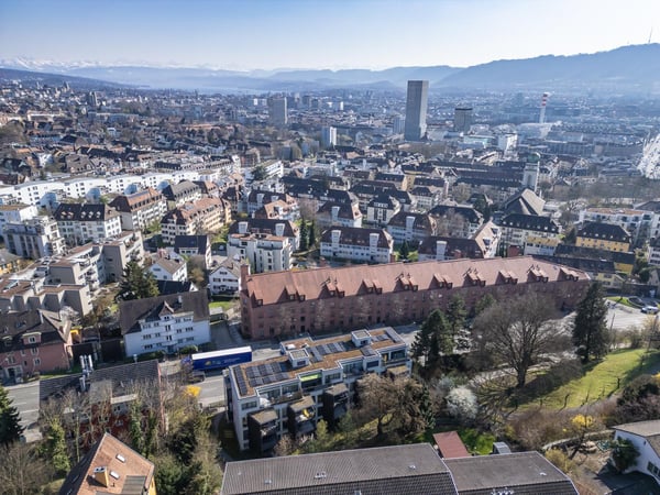 Moderne Attika-Wohnung in der Stadt Zürich