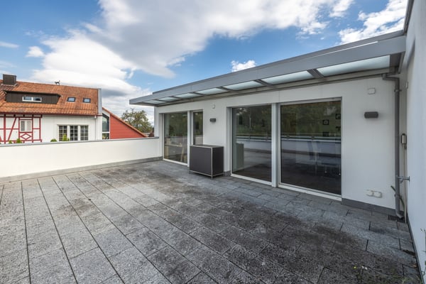 Moderne und grosszügige Attika-Wohnung an ruhiger Lage 12