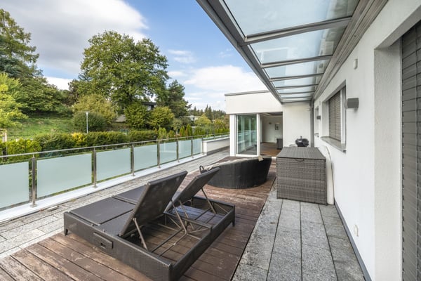 Moderne und grosszügige Attika-Wohnung an ruhiger Lage 11