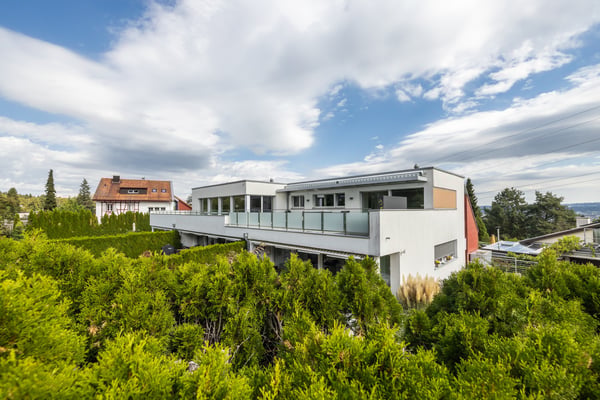 Moderne und grosszügige Attika-Wohnung an ruhiger Lage 1