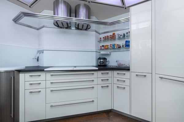 Moderne und grosszügige Attika-Wohnung an ruhiger Lage 4