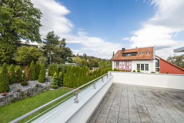 Moderne und grosszügige Attika-Wohnung an ruhiger Lage 13