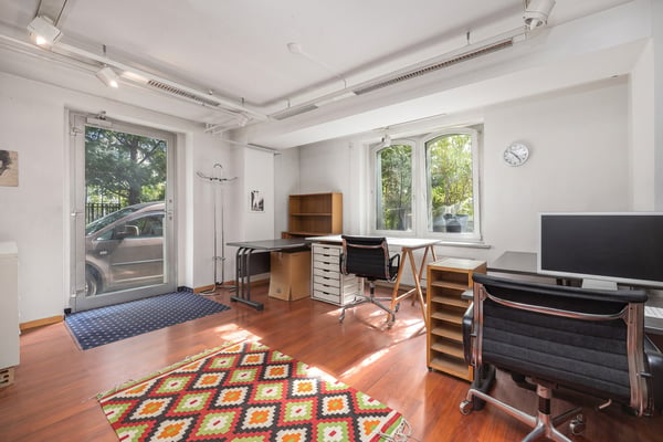Charmante Altbauwohnung mit Atelier an bester Lage 8