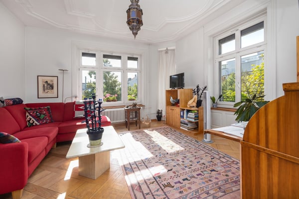 Charmante Altbauwohnung mit Atelier an bester Lage 2