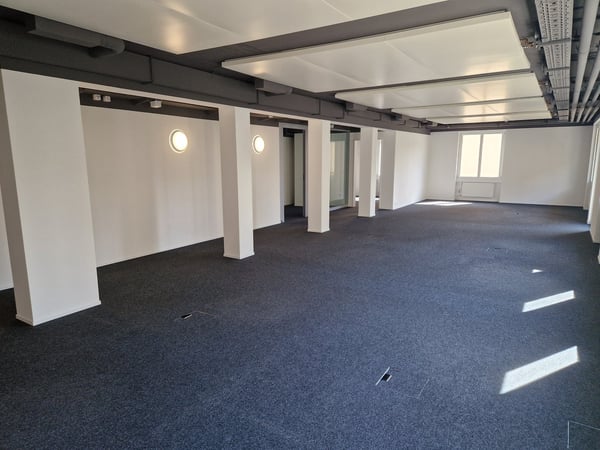 Attraktive Bürofläche mit Balkon nahe Zürichsee zu vermieten 1