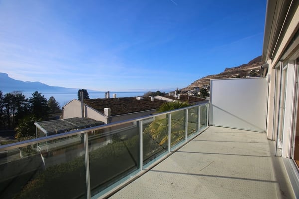Modern 5-Room Bifamiliar House with Stunning Lake and Mountain Views in Corseaux 5
