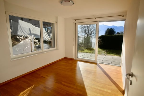 Modern 5-Room Bifamiliar House with Stunning Lake and Mountain Views in Corseaux 10