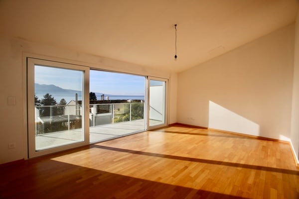 Modern 5-Room Bifamiliar House with Stunning Lake and Mountain Views in Corseaux 4