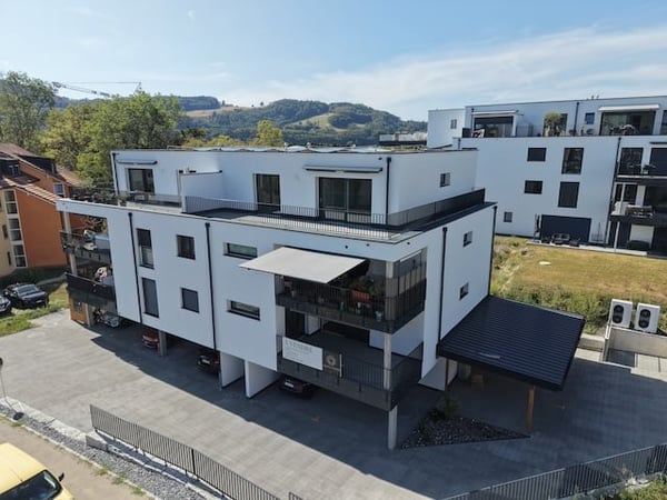Appartement neuf de 5.5 pièces avec grand balcon et vue panoramique à Attalens 2