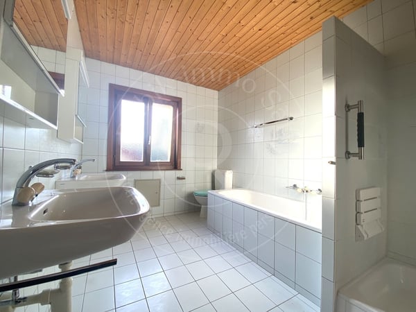 Spacieuse villa 8 pièces avec beau potentiel à 5 min de la gare 9