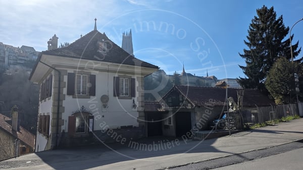 Une demeure de caractère au coeur de la vieille ville de Fribourg 4