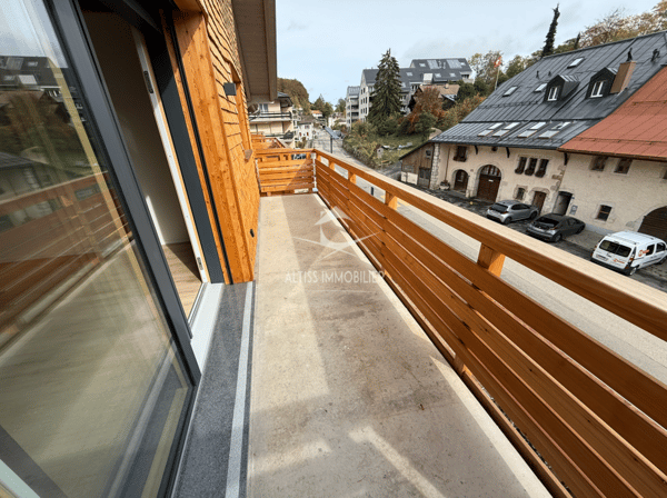 Attique 3,5 pièces neuf, belle mezzanine. 12