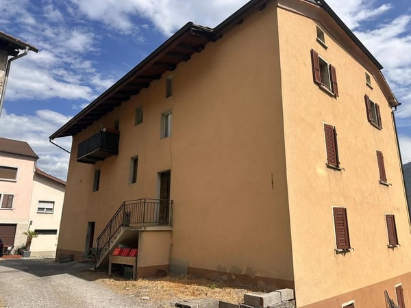 Spacieux 2.5 pièces d'environ 100 m² à rénover ? Vétroz 2