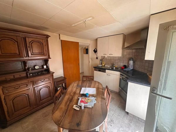 Spacieux 2.5 pièces d'environ 100 m² à rénover ? Vétroz 7