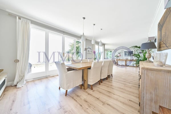 DE PRESTIGE AVEC PISCINE ET VUE PANORAMIQUE - MEUBLEE 7