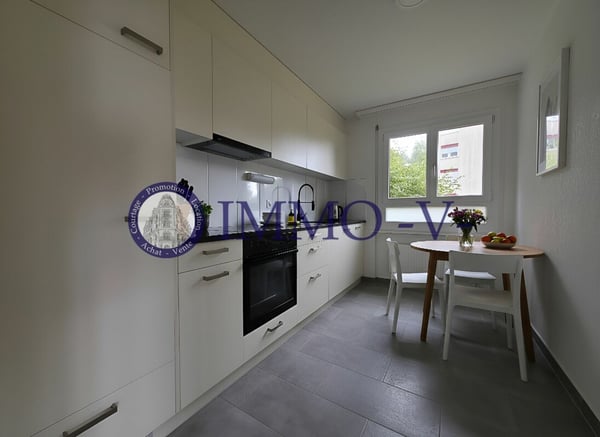 Spacieux et Lumineux : 1.5 pièces de charme à Villars-sur-Glâne 3