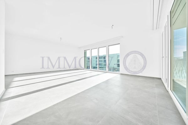 NEUF ET SPACIEUX ET BALCON 4