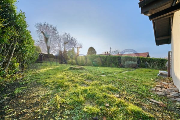 RENOVEE DE STANDING AVEC GRAND JARDIN ET VUE LAC - 1P + STUDIO 6