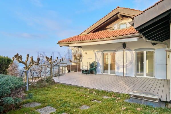 RENOVEE DE STANDING AVEC GRAND JARDIN ET VUE LAC - 1P + STUDIO 4