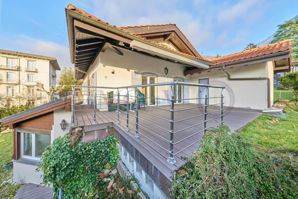 RENOVEE DE STANDING AVEC GRAND JARDIN ET VUE LAC - 1P + STUDIO 5