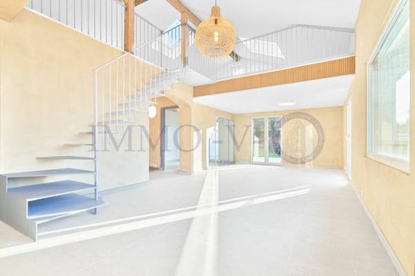 RENOVEE DE STANDING AVEC GRAND JARDIN ET VUE LAC - 1P + STUDIO 1