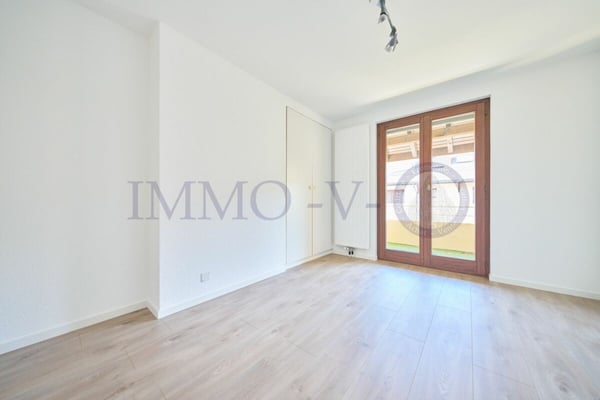 IDEALEMENT SITUEE AU CALME AVEC JARDIN 7