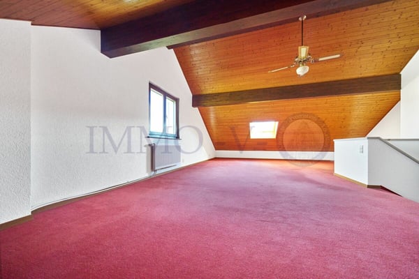 IDEALEMENT SITUEE AU CALME AVEC JARDIN 10