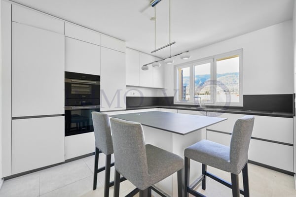 IDEALEMENT SITUEE AU CALME AVEC JARDIN 4