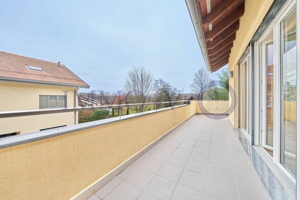 SPACIEUX ET LUMINEU EN DUPLEX AVEC BALCON-TERRASSE 1