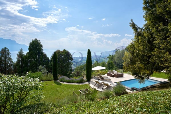 DE PRESTIGE AVEC PISCINE ET VUE PANORAMIQUE - MEUBLEE 1