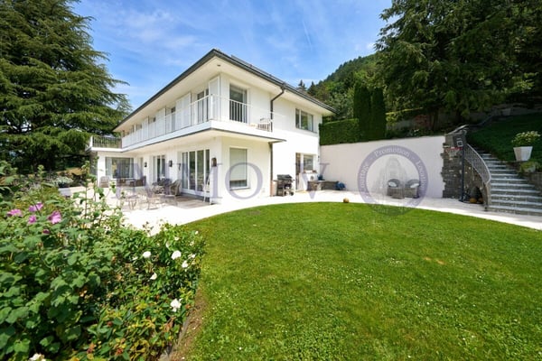 DE PRESTIGE AVEC PISCINE ET VUE PANORAMIQUE - MEUBLEE 3