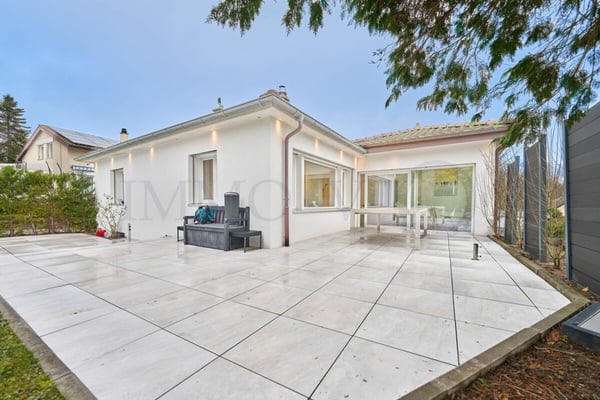 SPACIEUSE DE HAUT STANDING AVEC GRAND JARDIN ET PISCINE 1