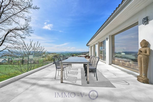 EXCLUSIVE AVEC BEAU VOLUME ET VUE PANORAMIQUE SUR LE JURA 1