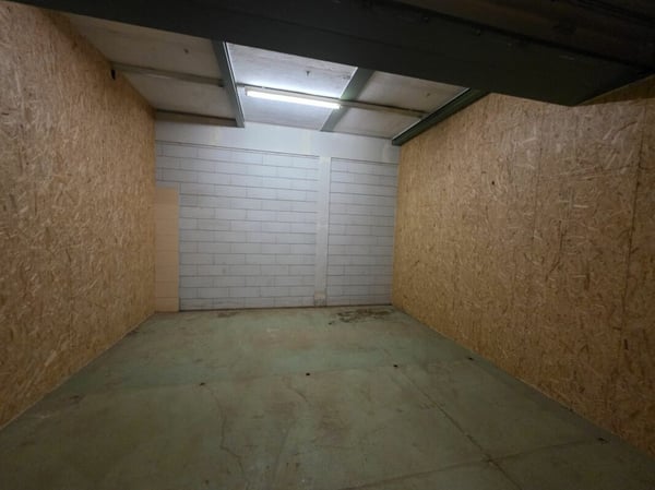 À LOUER - Grand Dépôt / Atelier de 360 m² - Idéal Activité Artisanale ou Stockage 4