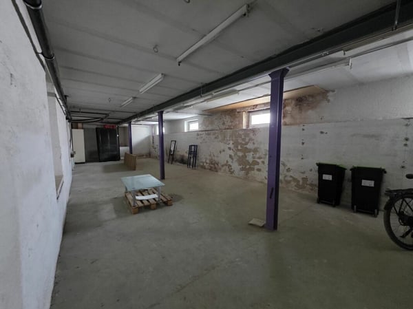 À LOUER - Grand Dépôt / Atelier de 360 m² - Idéal Activité Artisanale ou Stockage 2