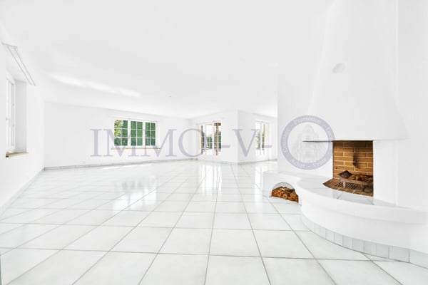 SPACIEUSE VILLA DE STANDING AVEC GRANDE JARDIN ET PISCINE 5