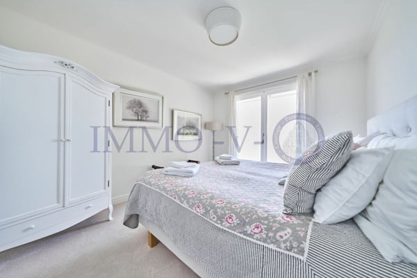 DE PRESTIGE AVEC PISCINE ET VUE PANORAMIQUE - MEUBLEE 15