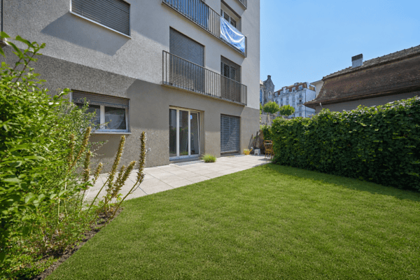 RENOVE ET MEUBLE AVEC TERRASSE - EMPLACEMENT IDEAL 1