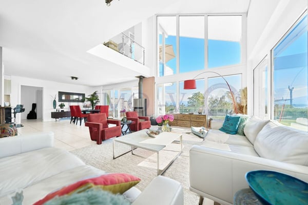 DE STANDING AVEC GRAND JARDIN ET VUE LAC 4