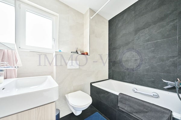 CONTEMPORAINE ET SPACIEUSE AVEC JARDIN AVEC SITUATION IDEALE 11