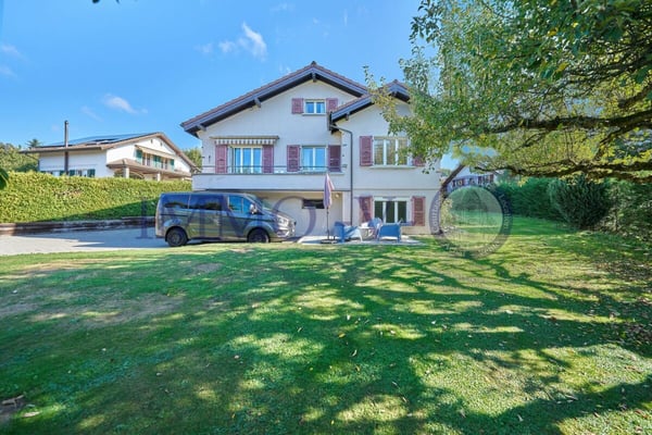 INDIVIDUELLE AVEC GRAND JARDIN ET SITUATION IDEALE
