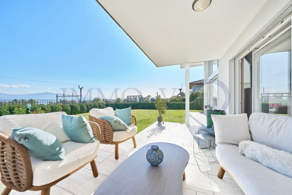 DE STANDING AVEC GRAND JARDIN ET VUE LAC 7