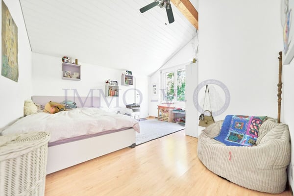 DE STANDING AVEC GRAND JARDIN ET VUE LAC 11