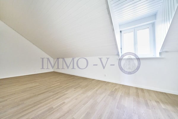 DUPLEX DE STANDING AVEC BEAU VOLUME 9