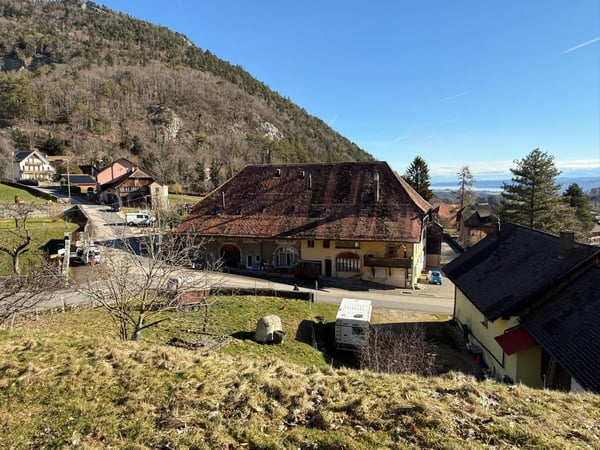 Selten zur Verkauf: Bauernhof zur Renovierung mit Potenzial für mehrere Wohnungen in Baulmes 4