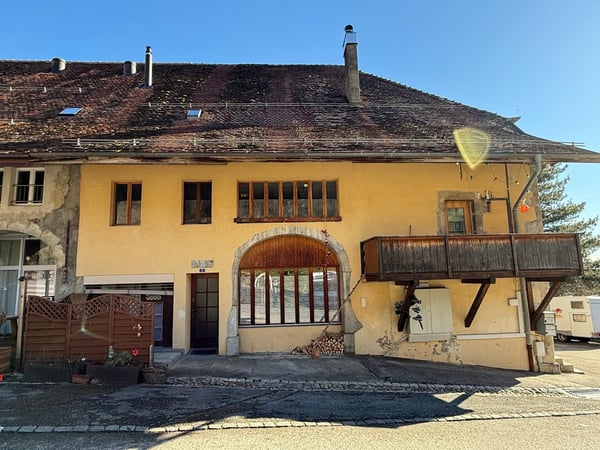 Selten zur Verkauf: Bauernhof zur Renovierung mit Potenzial für mehrere Wohnungen in Baulmes 6