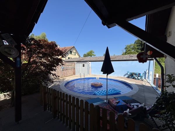 Rare : 2 maisons avec solaire + pompe à chaleur · piscine · 5 min Yverdon 5