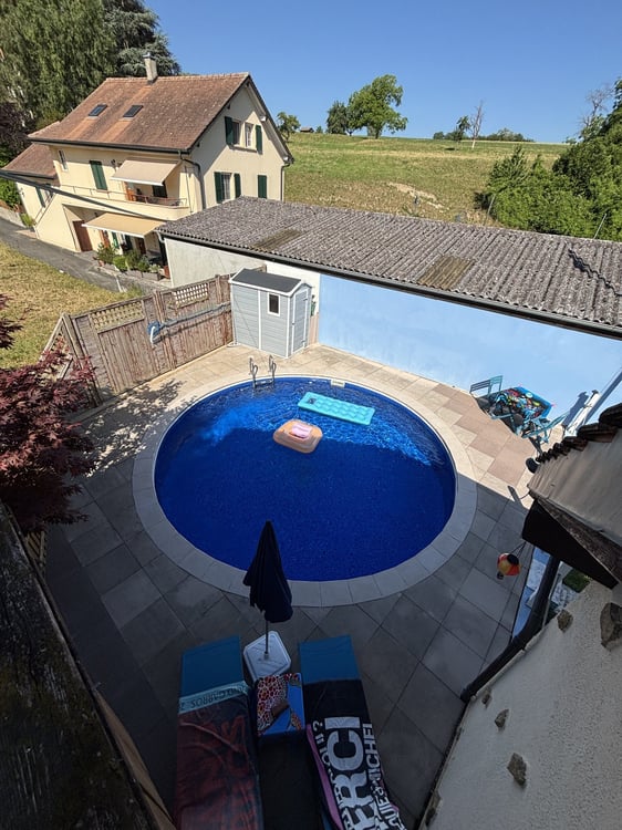 Rare : 2 maisons avec solaire + pompe à chaleur · piscine · 5 min Yverdon 6
